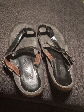 Donald J. Pliner Black and Brown Leather T-Strap Sandals with Buckle